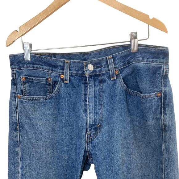 Levi's 505 Size W33 L30 Men's Straight Leg Jeans Blue Denim Mid Rise Pockets - Picture 2 of 7
